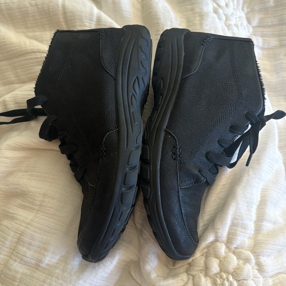 Skechers Relaxed fit air cooled memory foam women’s bootie ankle boot size 7.5 - Picture 7 of 8